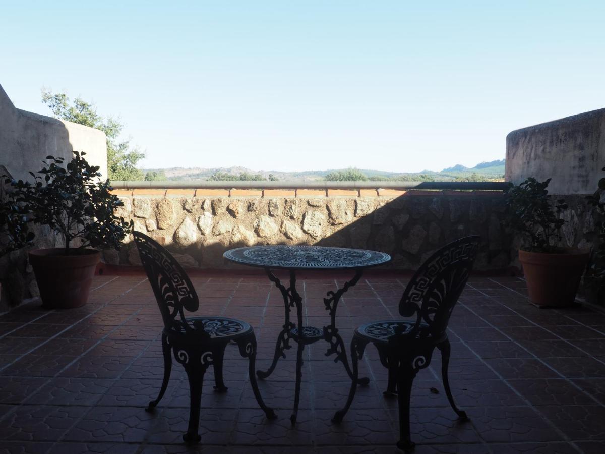 Hotel Rural El Convento Valencia de Alcantara Exterior photo